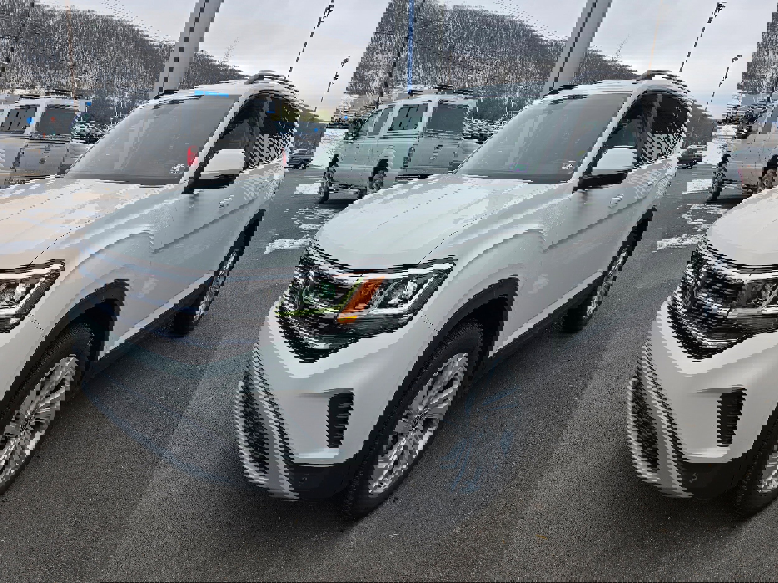 Used 2022 Volkswagen Atlas SE AWD/4WD image 3