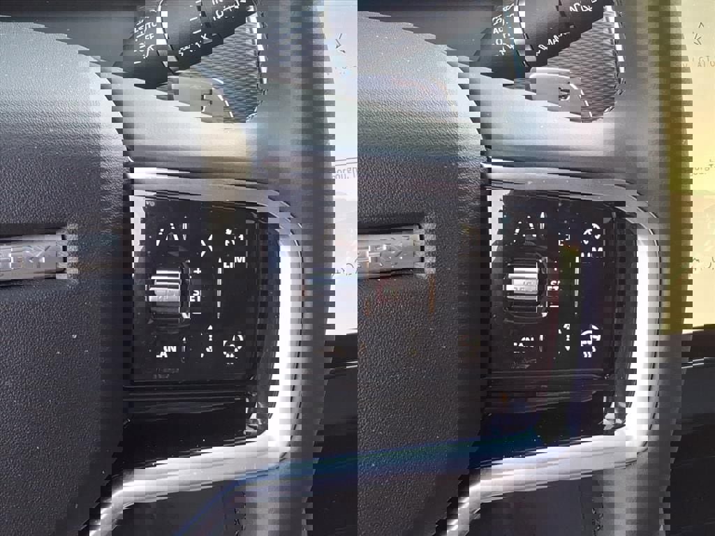 New 2025 Land Rover Discovery Sport Dynamic SE image 18