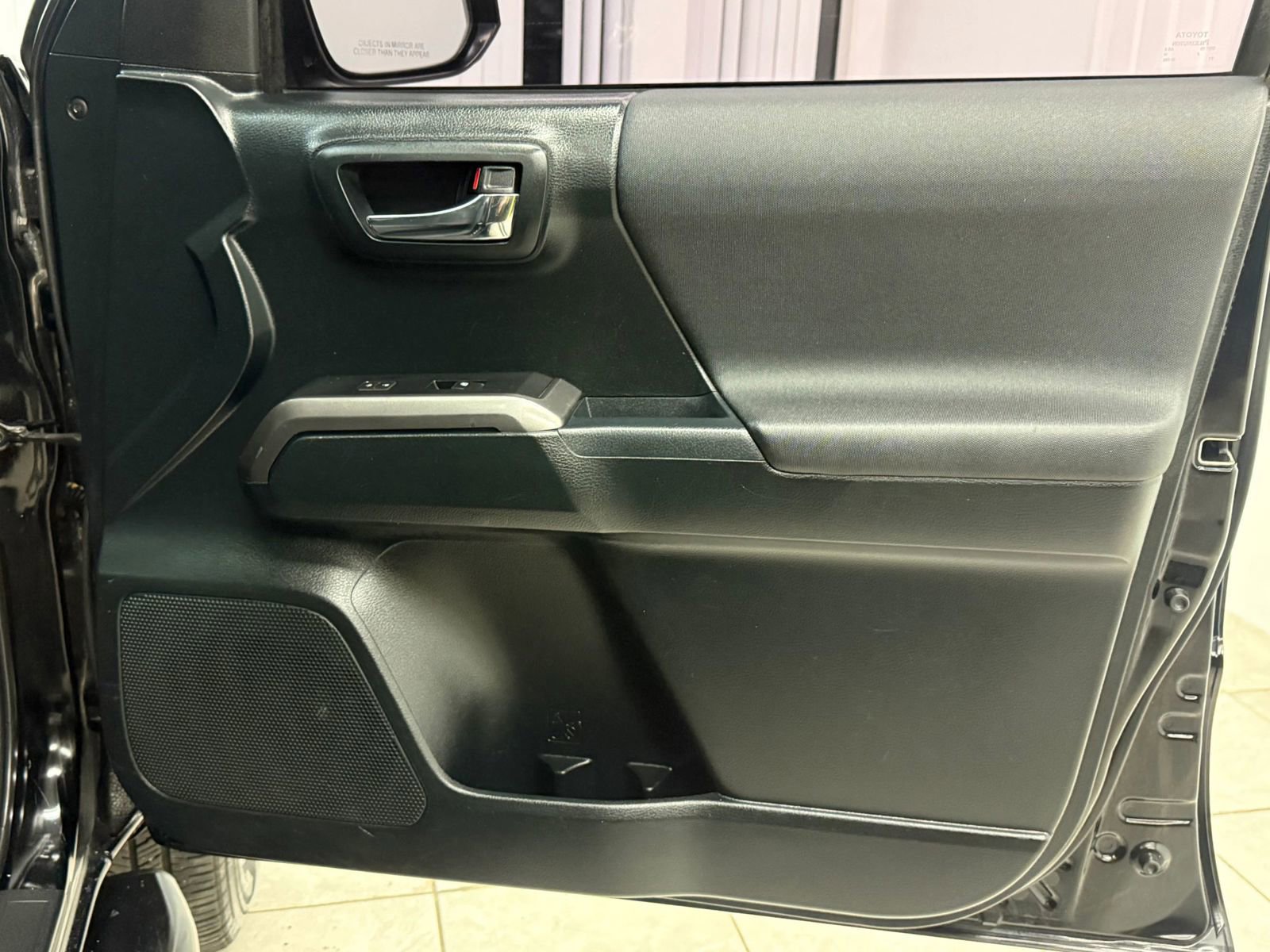 Used 2017 Toyota Tacoma TRD Sport image 20