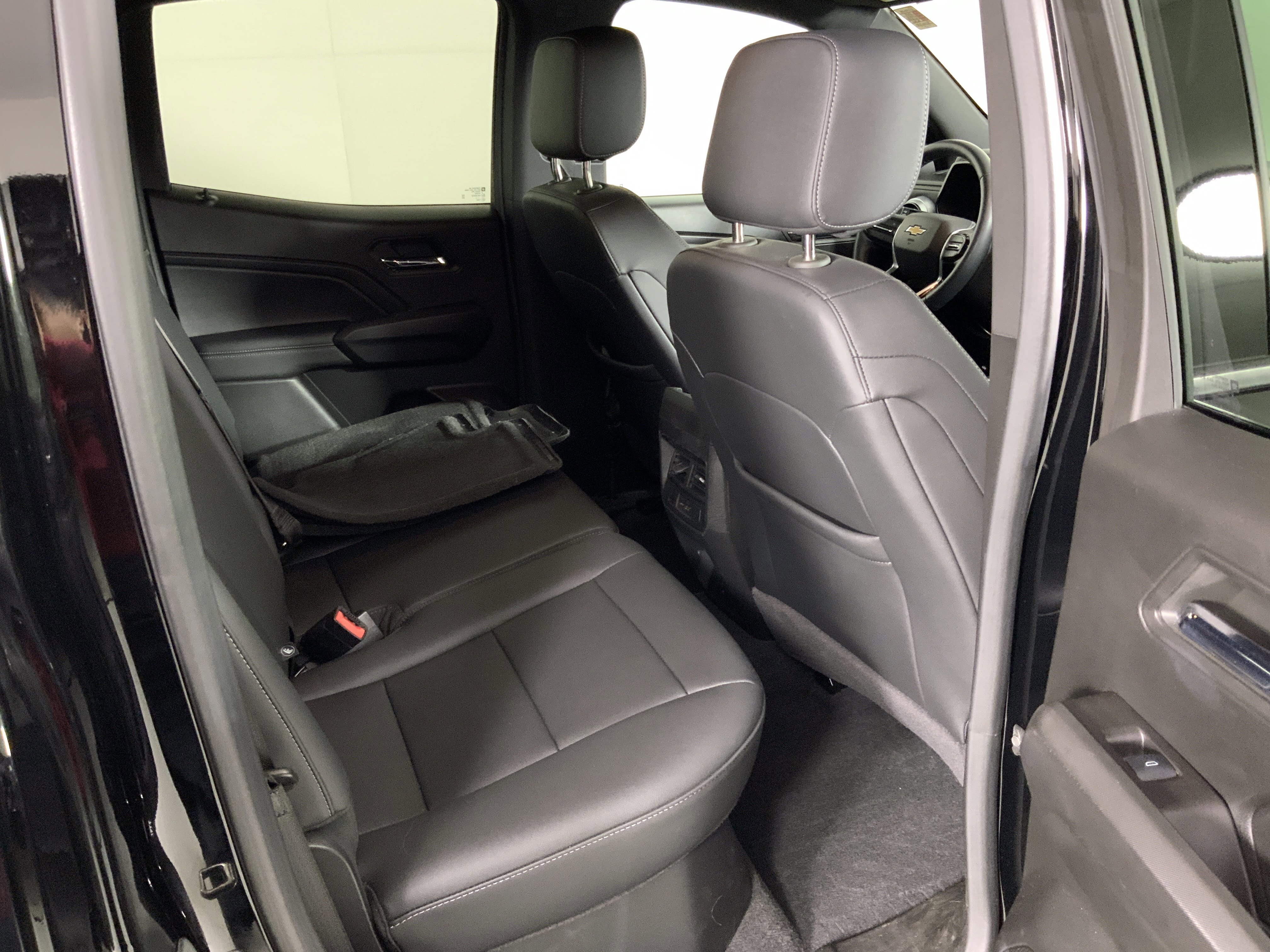 Used 2024 Chevrolet Colorado LT w/ LT Convenience Package III image 21