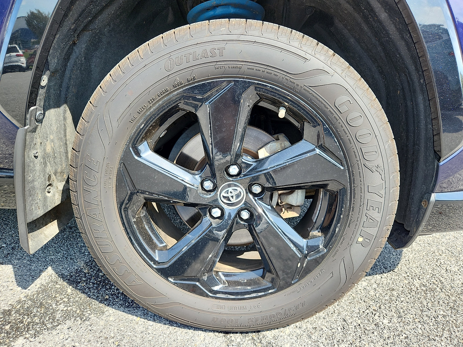 Used 2019 Toyota RAV4 XSE w/ All Weather Liner Package AWD/4WD image 8