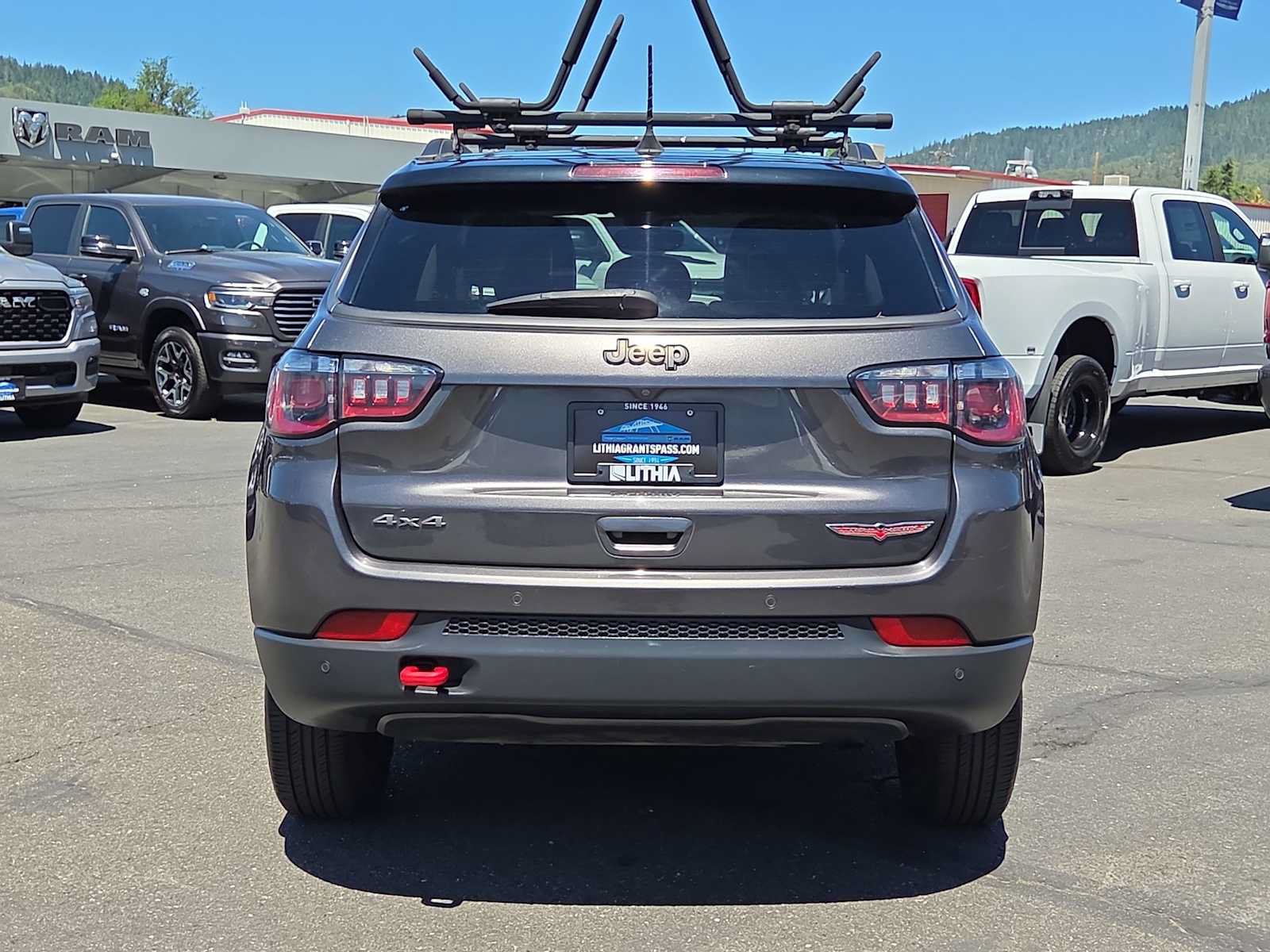 Used 2021 Jeep Compass Trailhawk AWD/4WD image 13