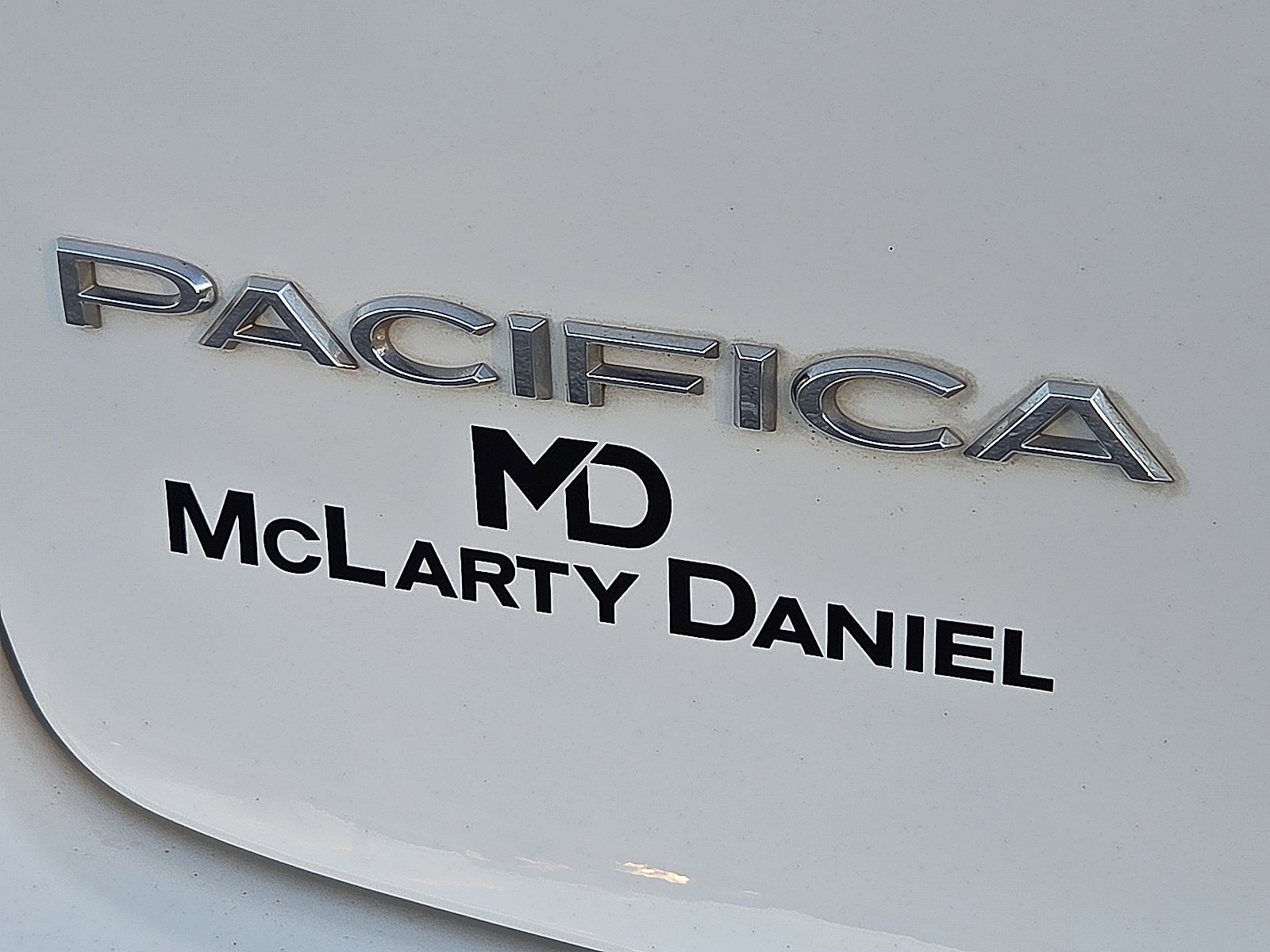 Used 2022 Chrysler Pacifica Touring image 9