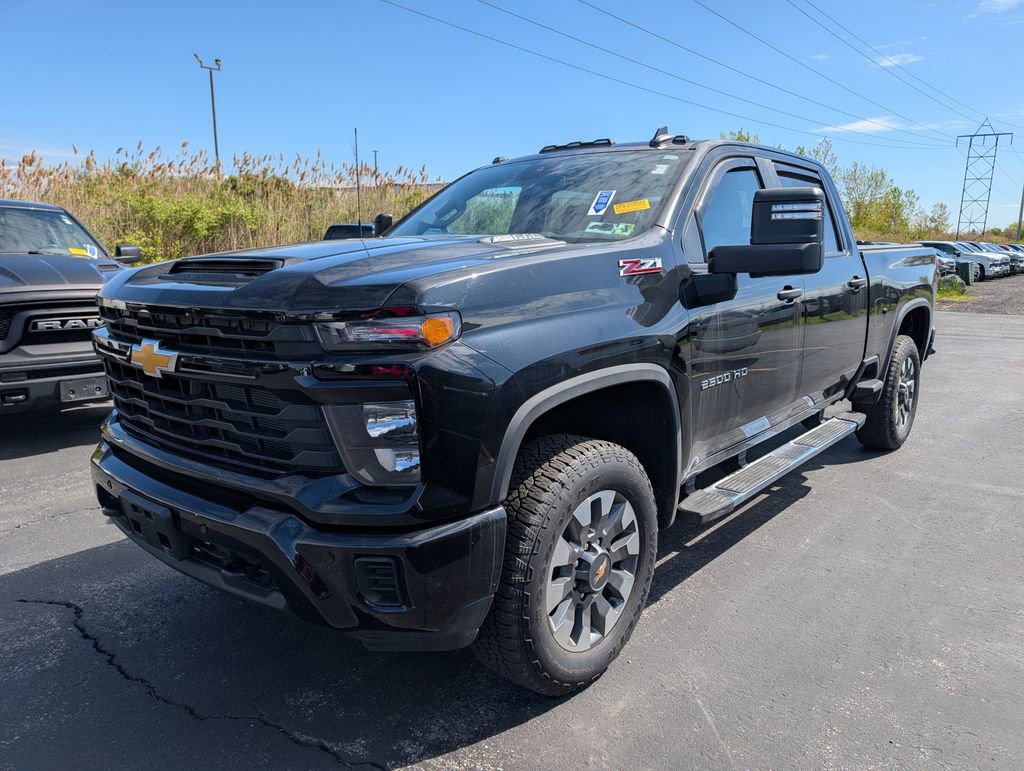 Used 2025 Chevrolet Silverado 2500 Custom w/ Custom Value Package AWD/4WD image 5
