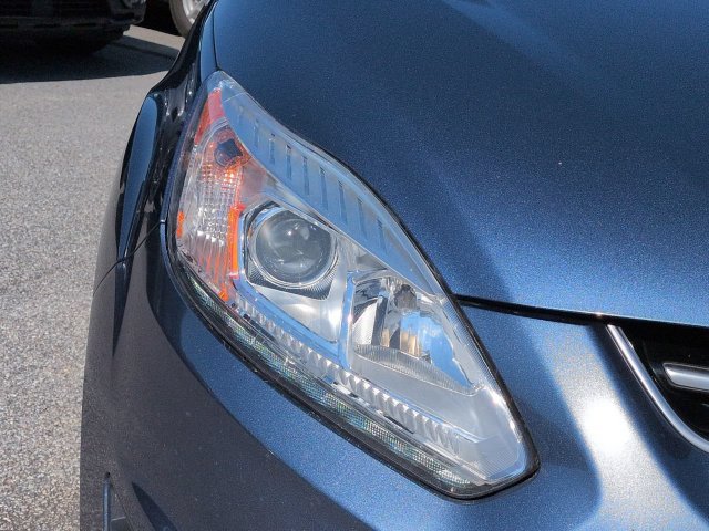 Used 2018 Ford C-MAX Titanium FWD image 10