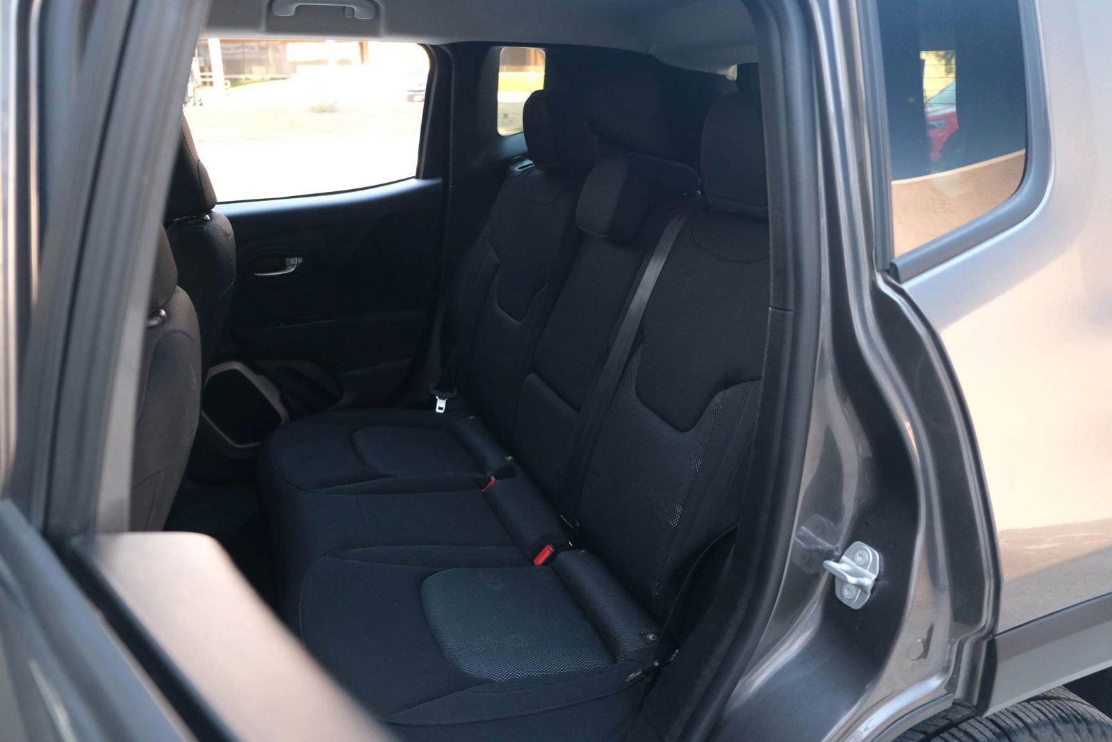 Used 2017 Jeep Renegade Latitude image 26