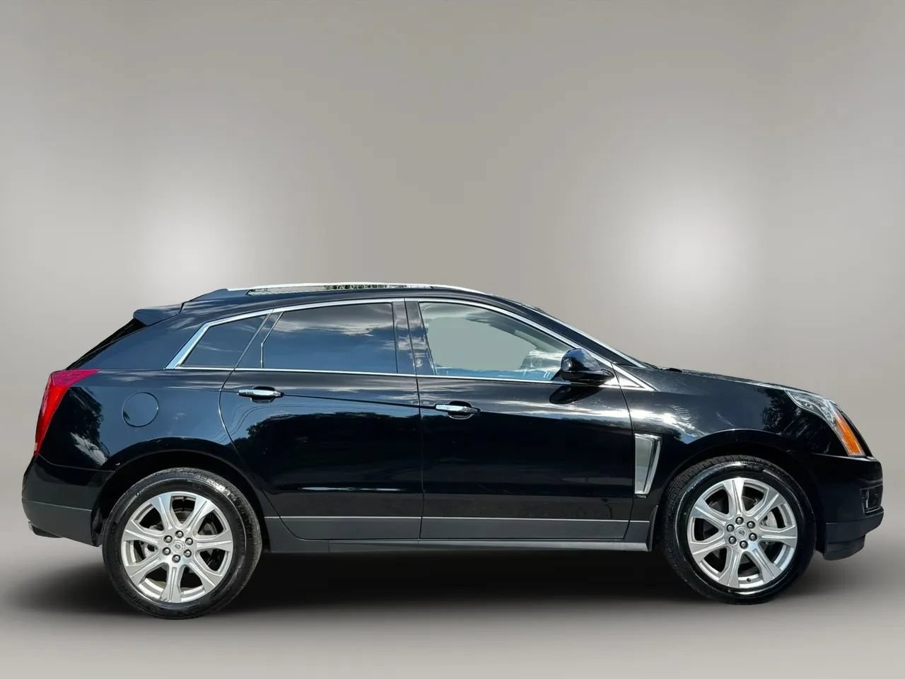 Used 2016 Cadillac SRX Performance w/ Driver Awareness Package FWD image 4