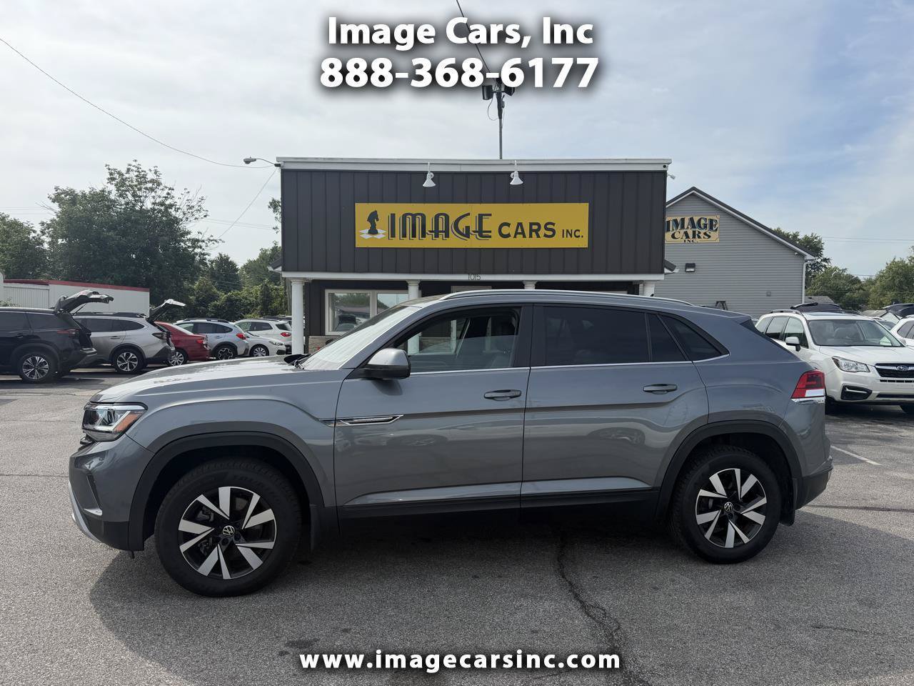 Used 2020 Volkswagen Atlas Cross Sport SE AWD/4WD image 1