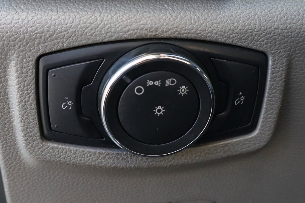 Used 2017 Ford F550 2WD Regular Cab Super Duty image 28