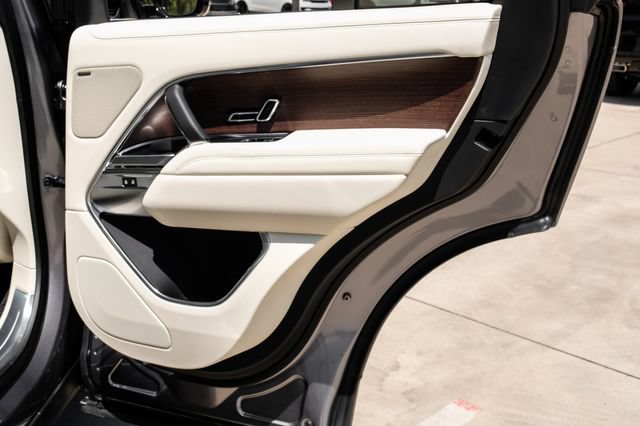 New 2026 Land Rover Range Rover SE AWD/4WD image 60