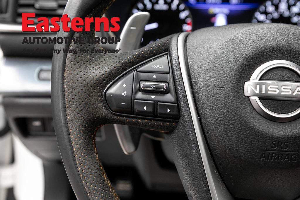 Used 2023 Nissan Maxima SR w/ Sport Mat Group FWD image 18