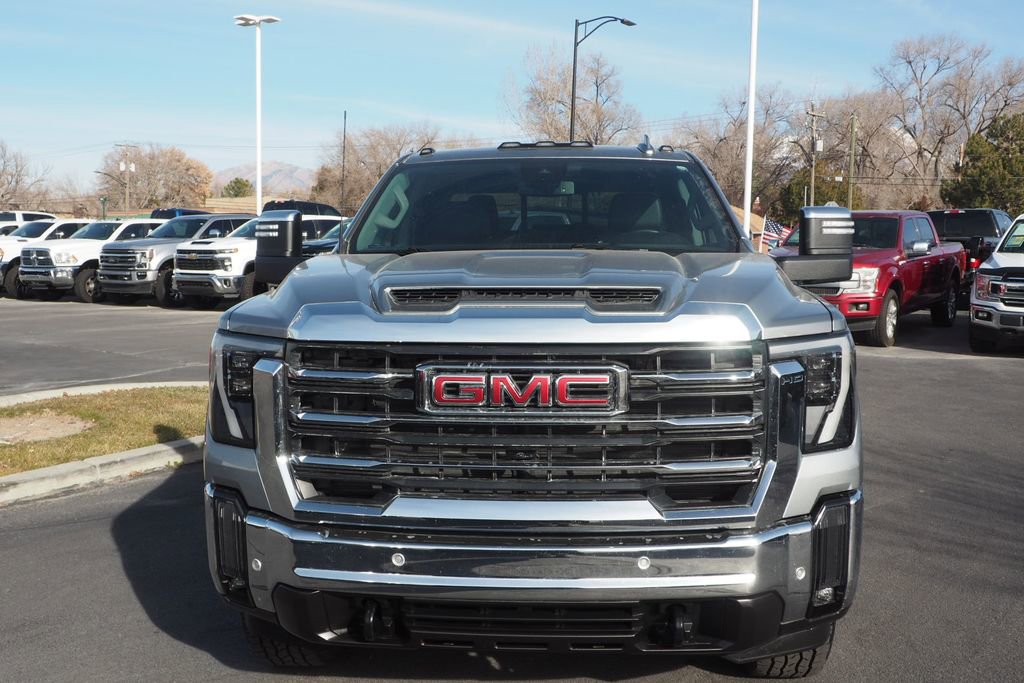 Used 2024 GMC Sierra 2500 SLT w/ SLT Premium Package image 2