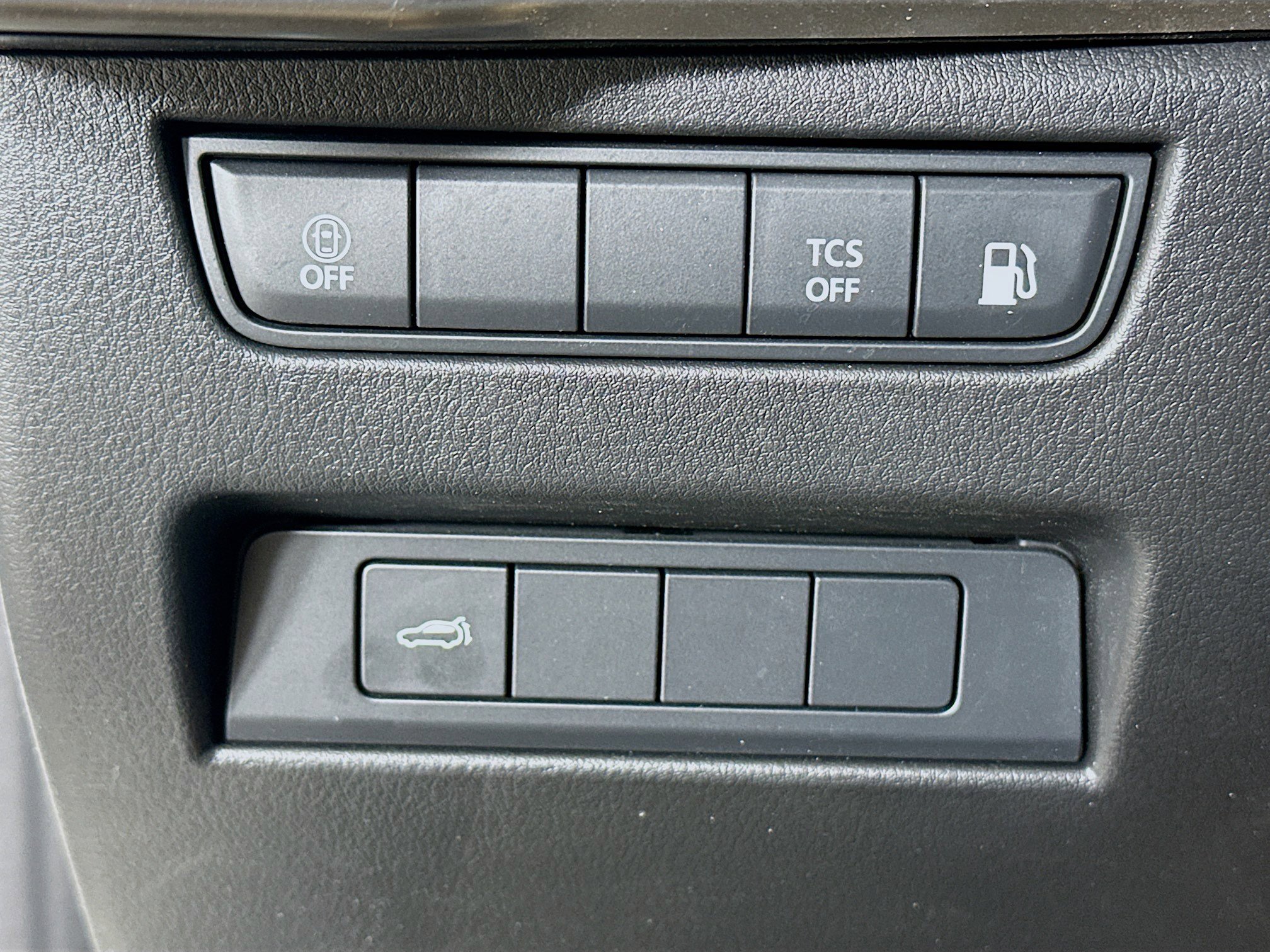 Used 2024 MAZDA CX-90 Plug-In Hybrid w/ Preferred AWD/4WD image 17