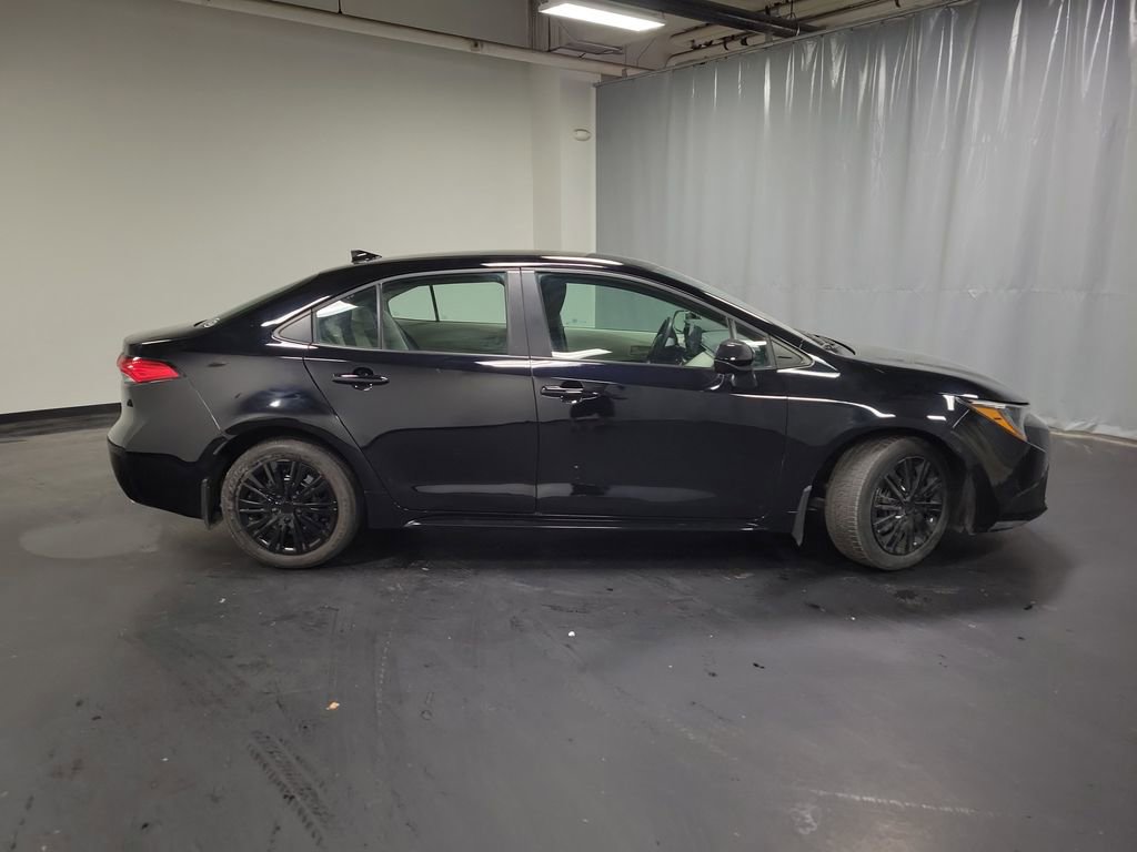 Used 2025 Toyota Corolla LE FWD image 9