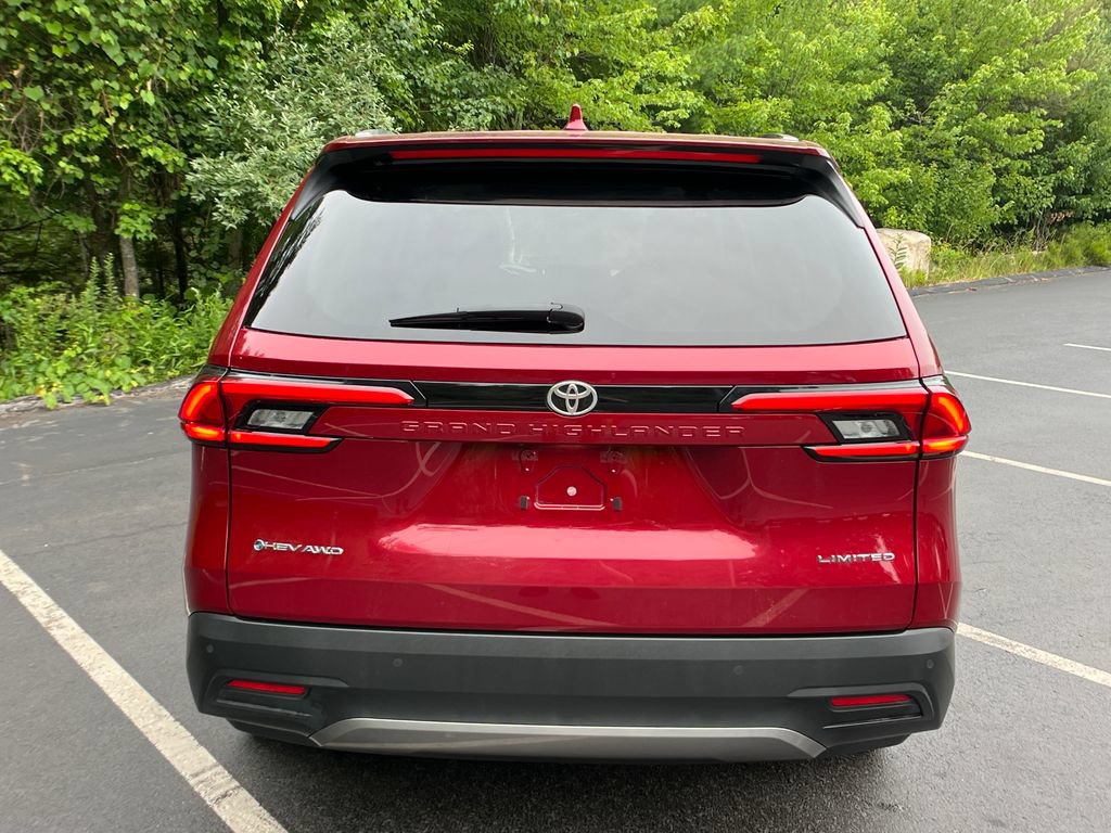 Used 2024 Toyota Grand Highlander AWD Hybrid image 4
