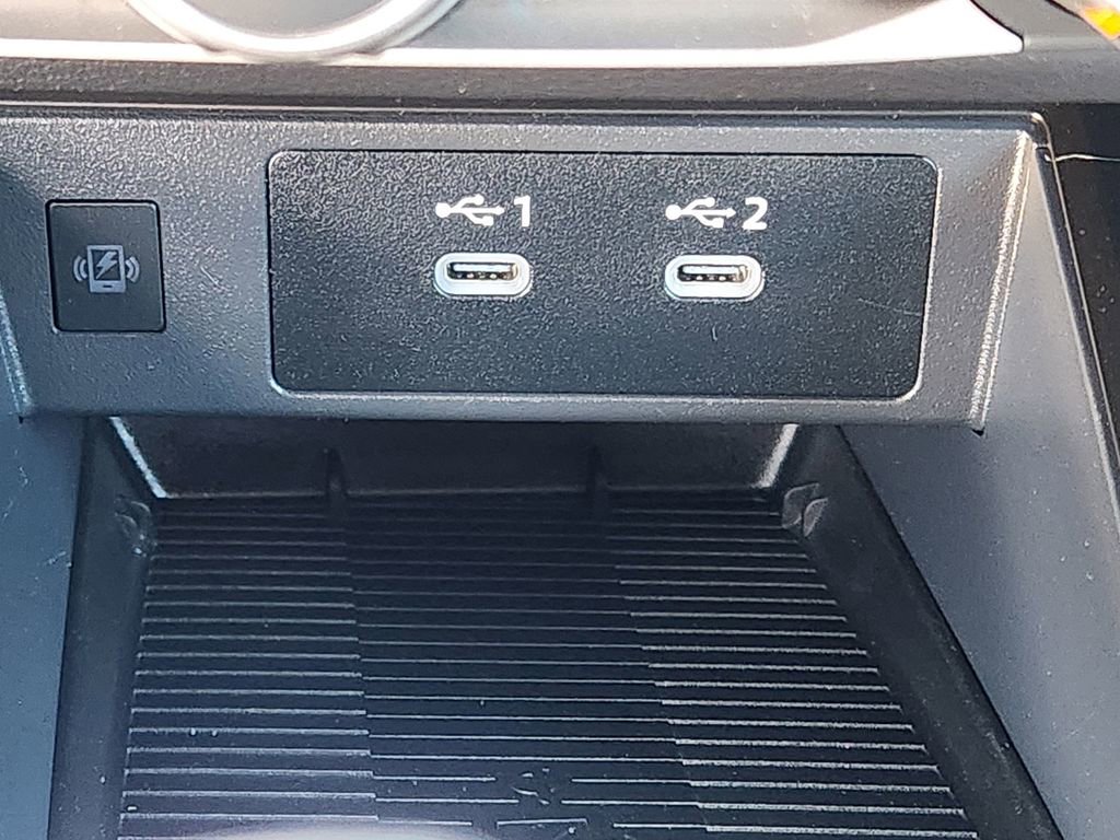 Certified 2025 Nissan Kicks SV image 25