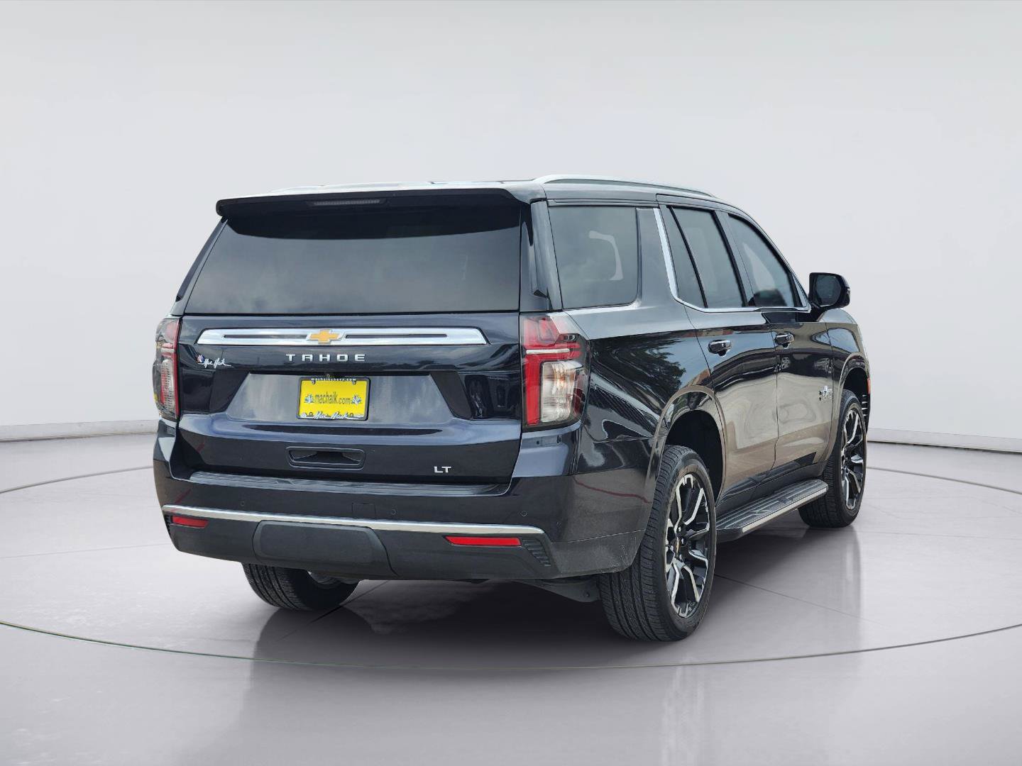 Used 2022 Chevrolet Tahoe LT w/ Luxury Package RWD image 5