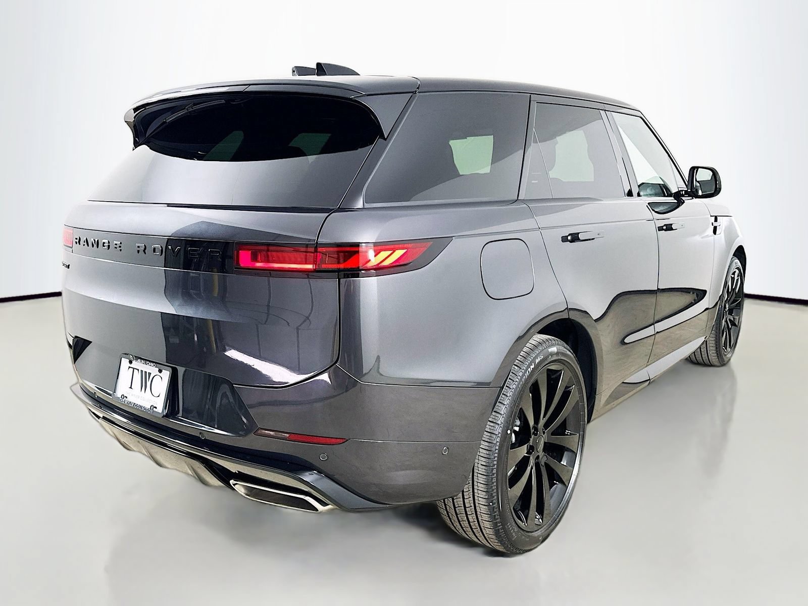 New 2026 Land Rover Range Rover Sport Dynamic SE AWD/4WD image 5