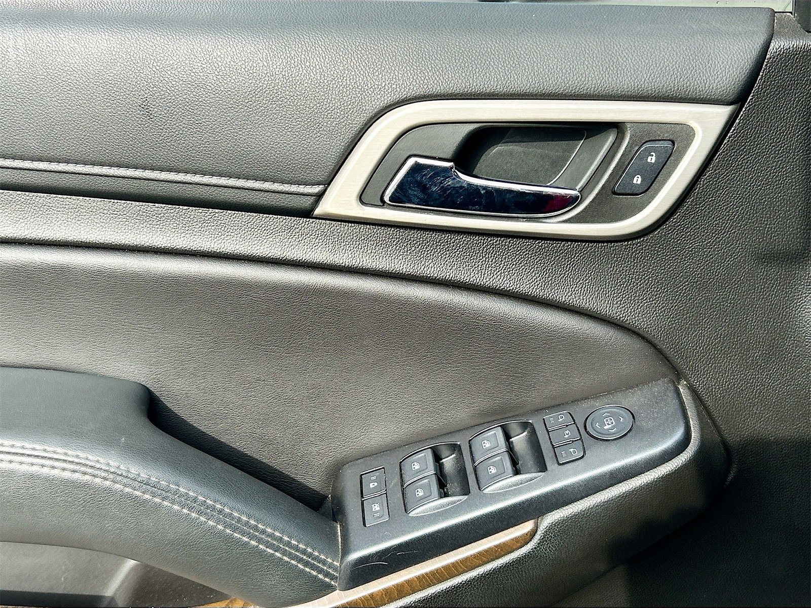 Used 2019 GMC Yukon XL Denali w/ Open Road Package image 18