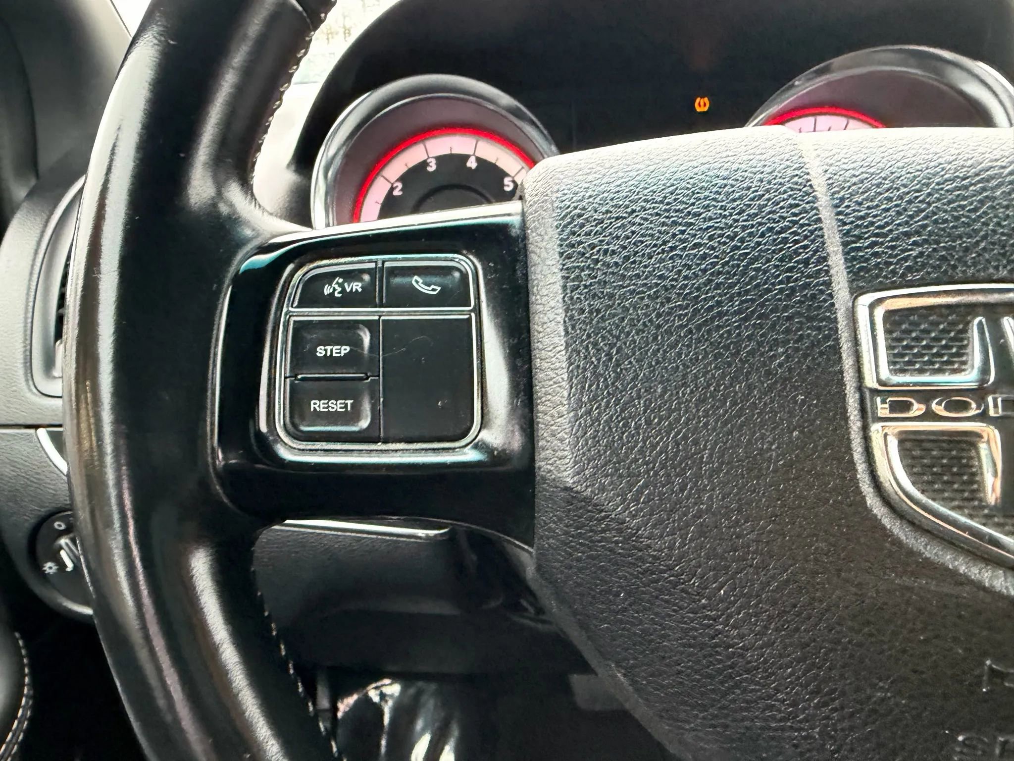 Used 2017 Dodge Grand Caravan SE image 18