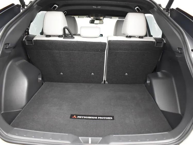 Used 2025 Mitsubishi Eclipse Cross SEL image 16