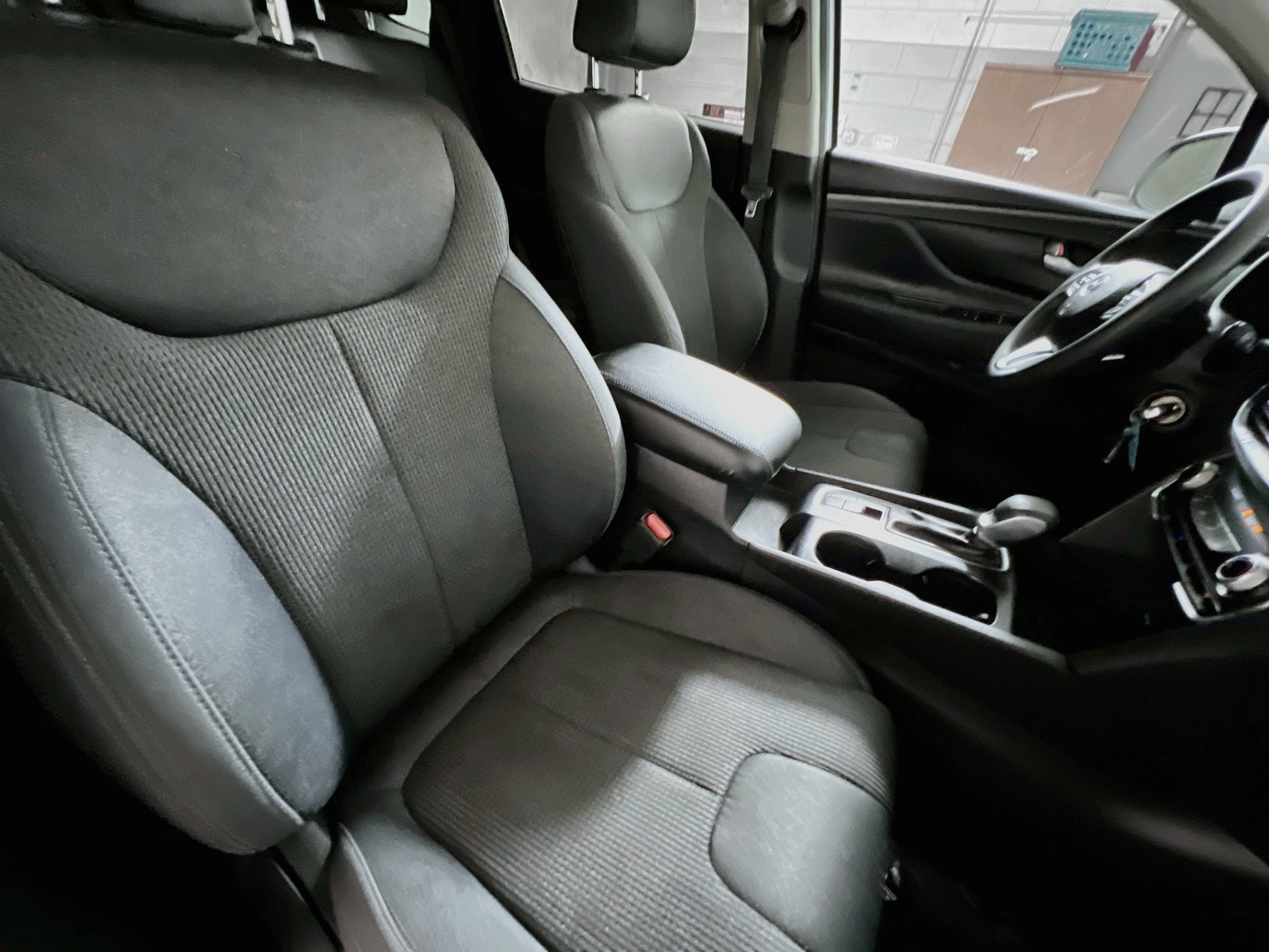 Used 2020 Hyundai Santa Fe SE FWD image 30