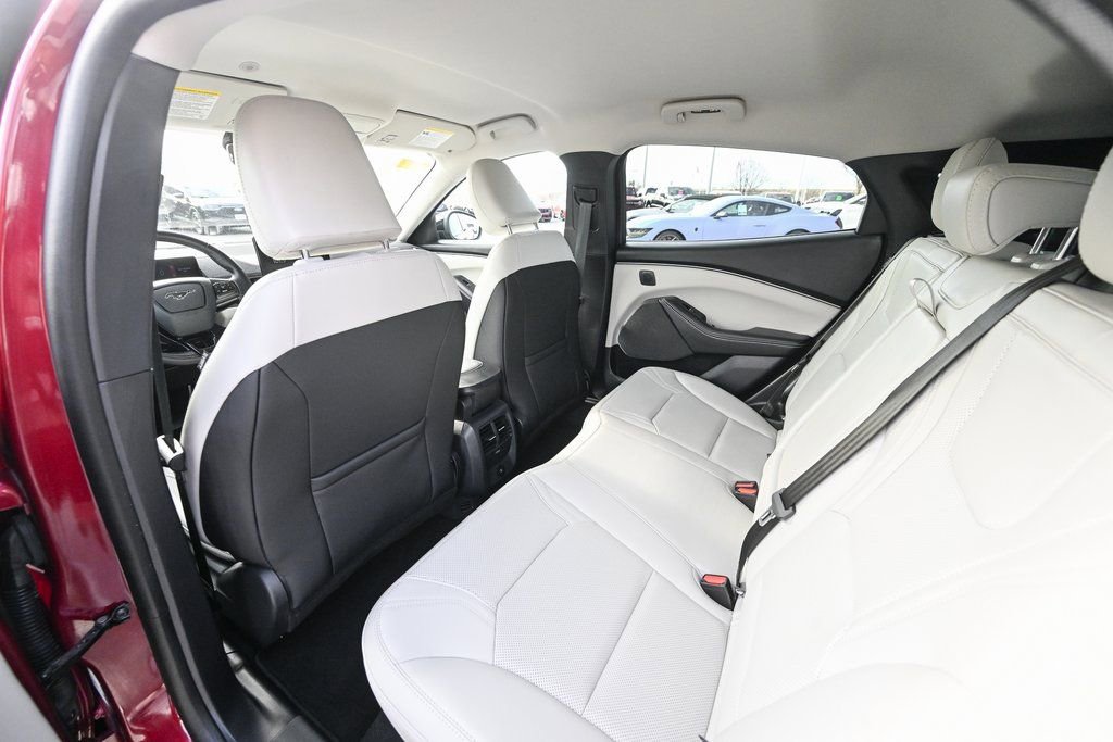 Certified 2025 Ford Mustang Mach-E Premium image 21