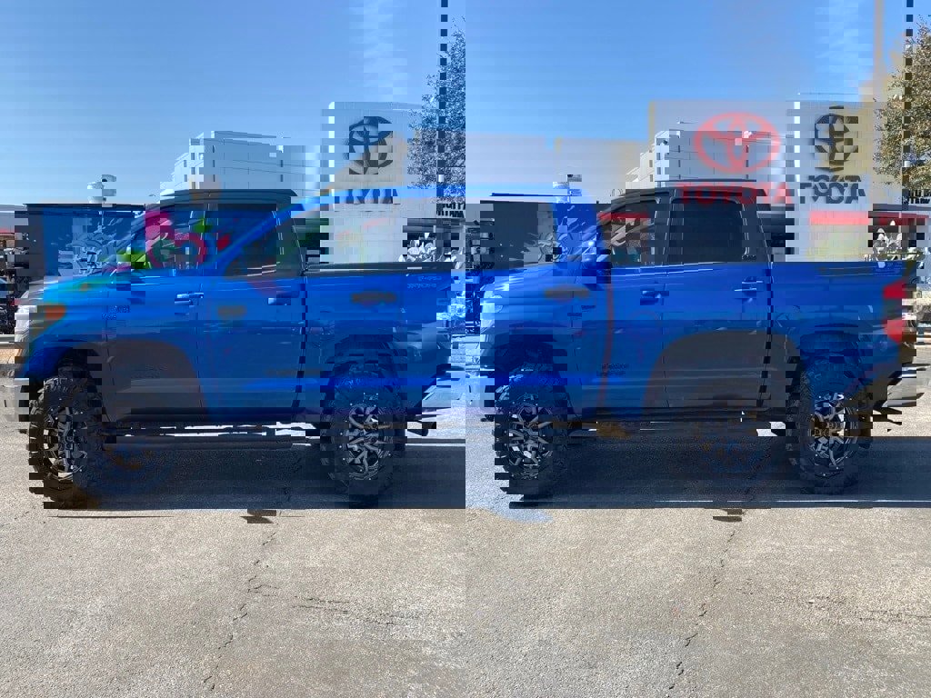 Used 2017 Toyota Tundra SR5 image 8