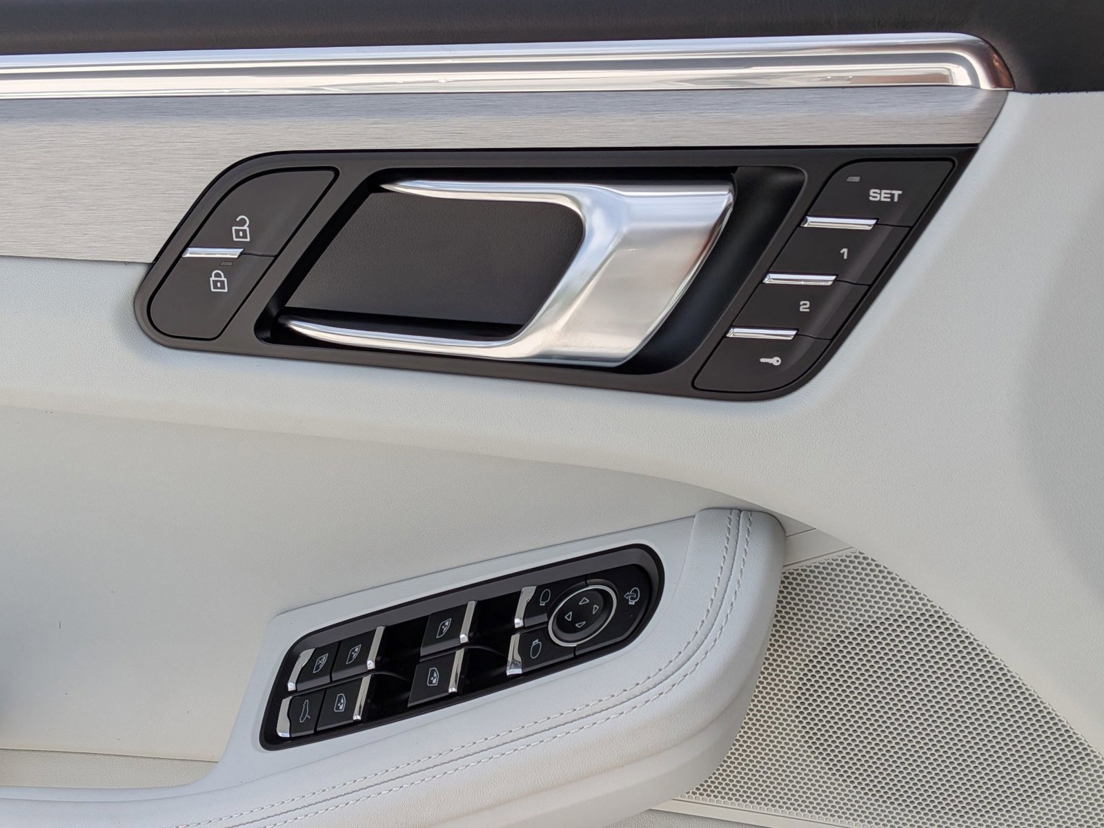 New 2026 Porsche Macan S image 15