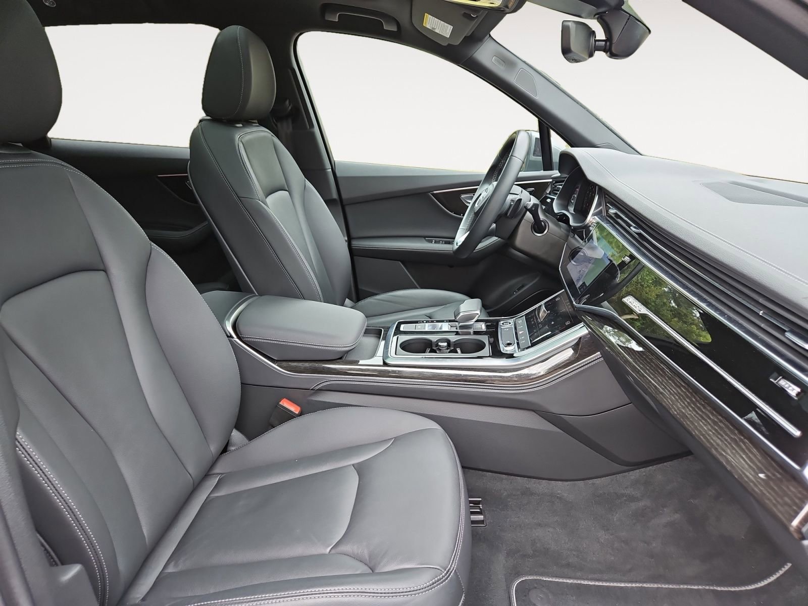 Used 2025 Audi Q7 3.0T Premium Plus image 15