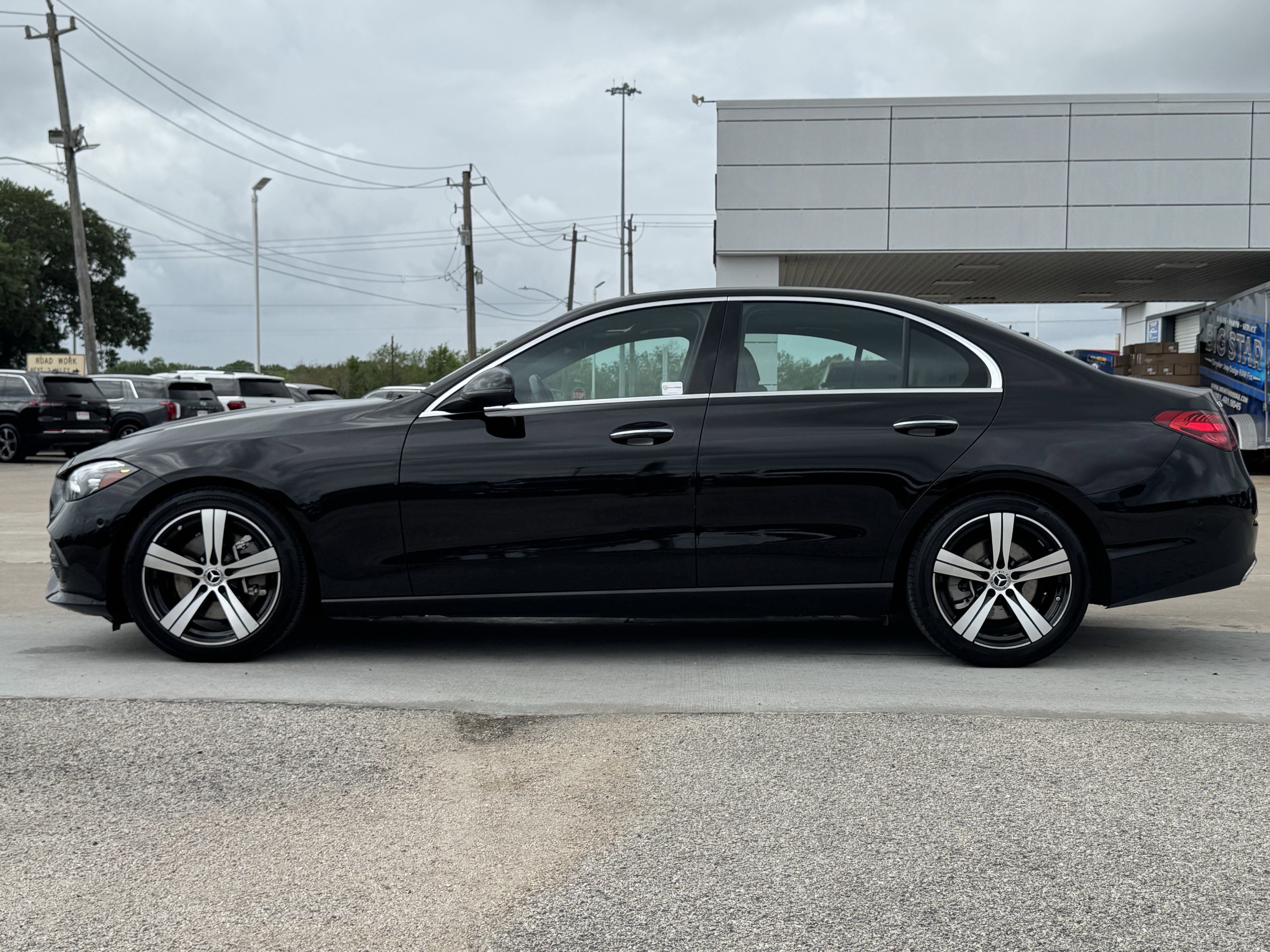 Used 2025 Mercedes-Benz C 300 4MATIC Sedan image 7