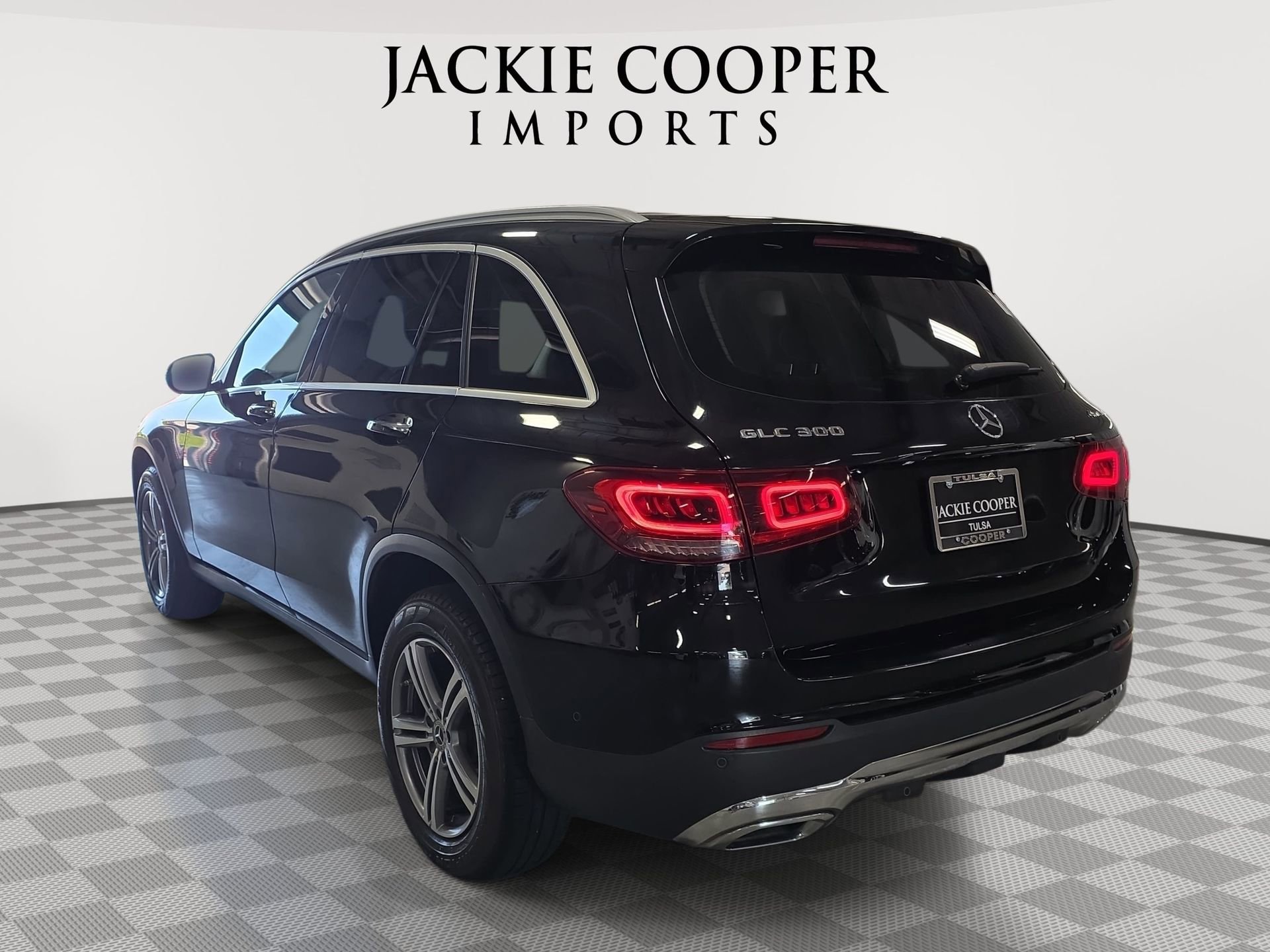 Used 2021 Mercedes-Benz GLC 300 4MATIC image 7