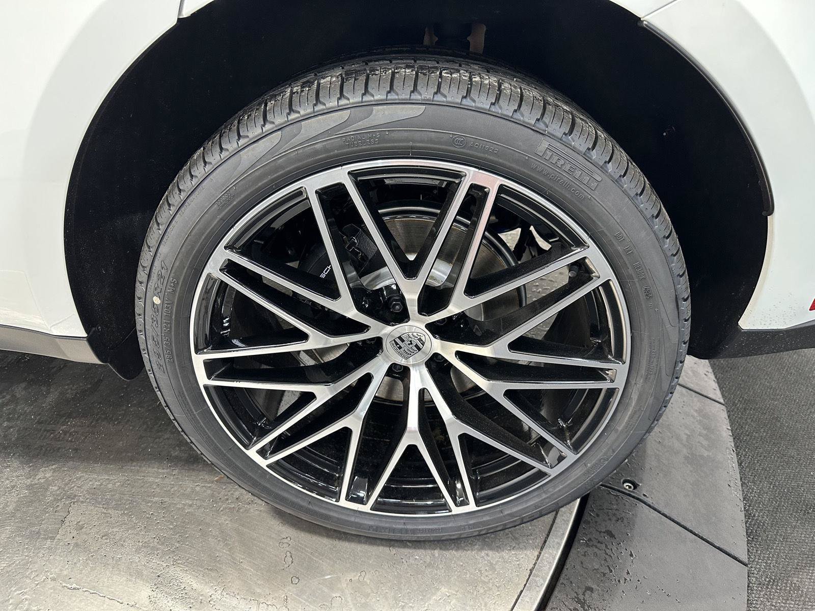 New 2026 Porsche Macan AWD/4WD image 12