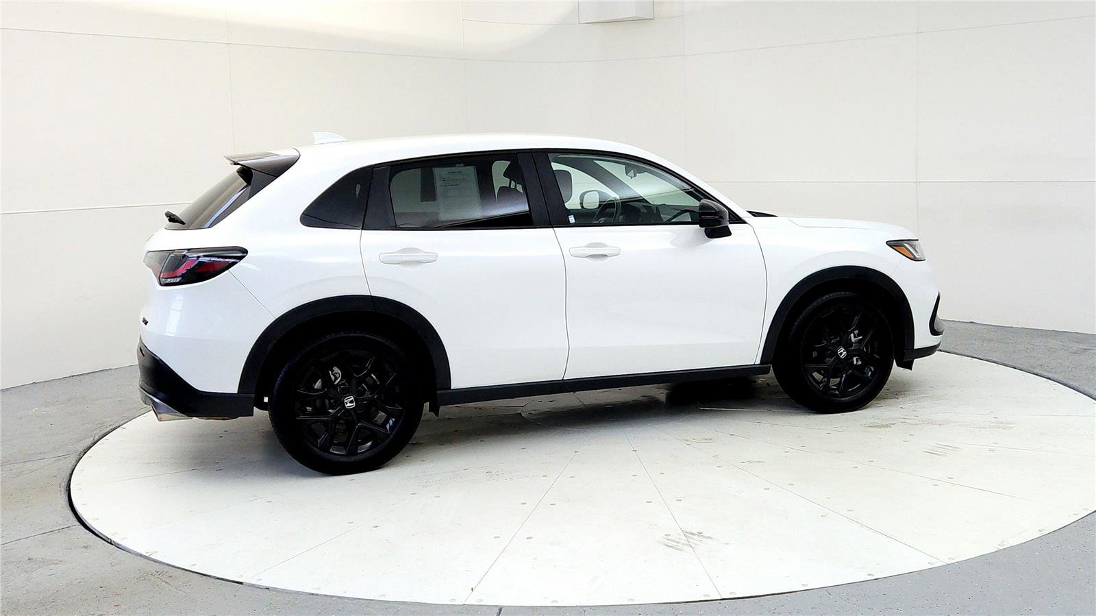 Used 2025 Honda HR-V Sport image 6