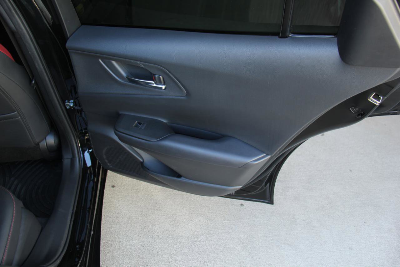 Used 2025 Toyota Prius Plug-In Hybrid image 31