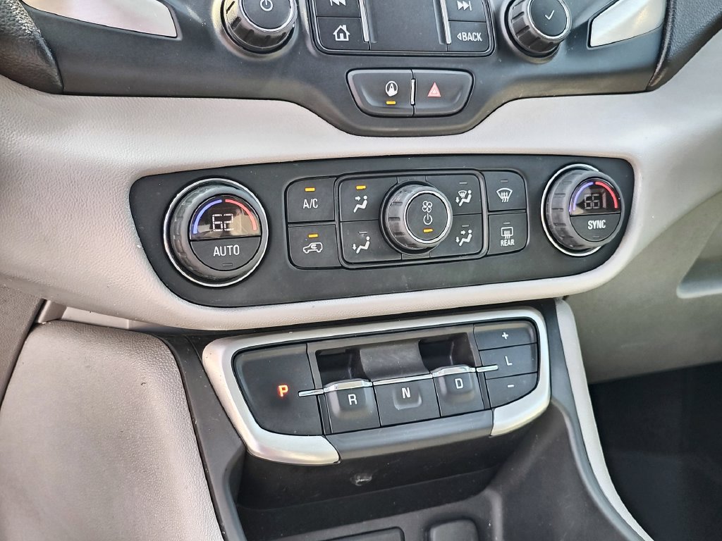 Used 2022 GMC Terrain SLT w/ Infotainment Package II AWD/4WD image 19
