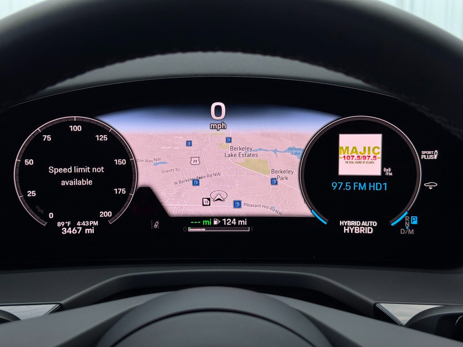 Used 2025 Porsche Panamera 4 w/ Premium Package image 21