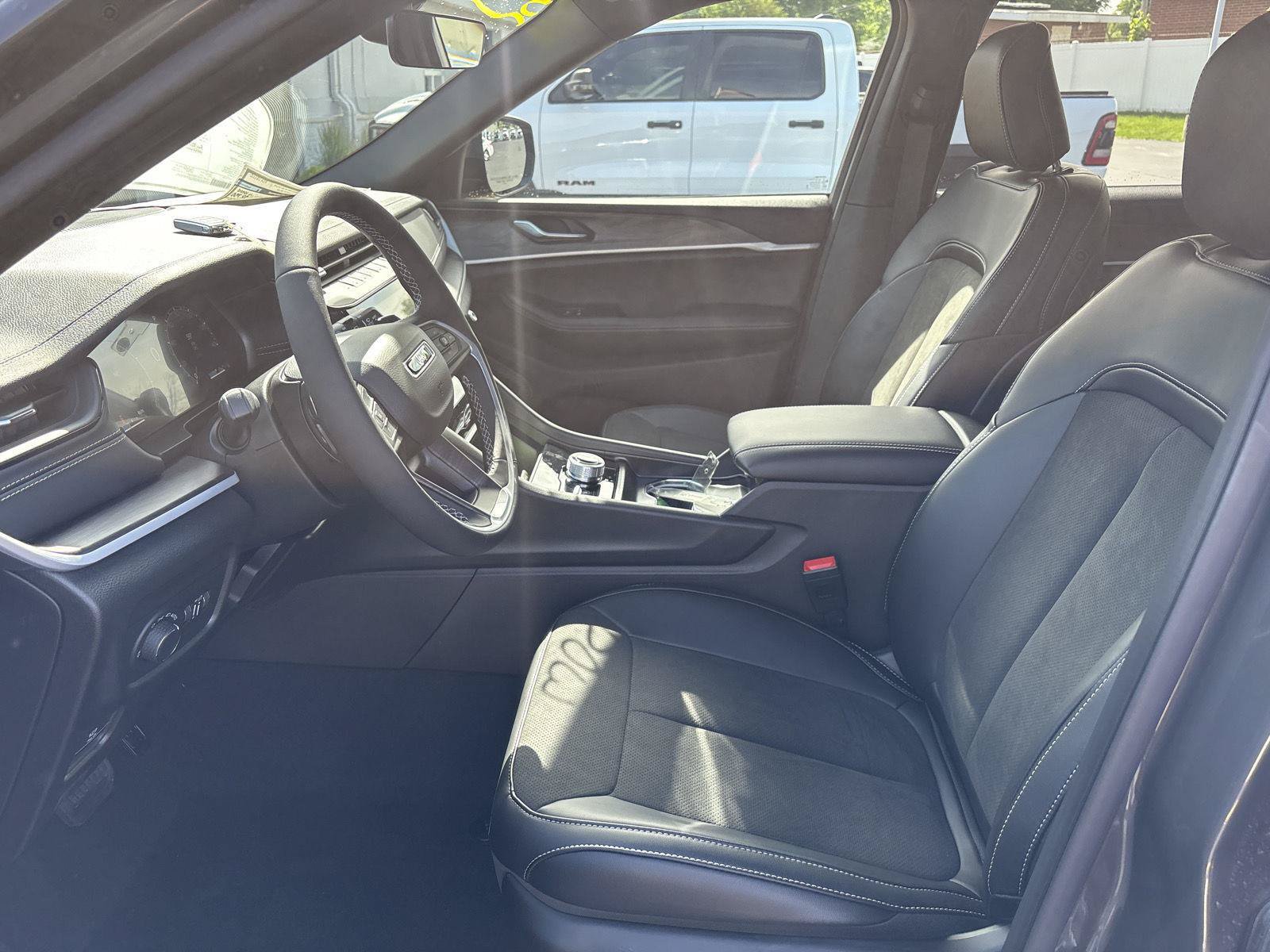 New 2026 Jeep Grand Cherokee L 4WD image 10