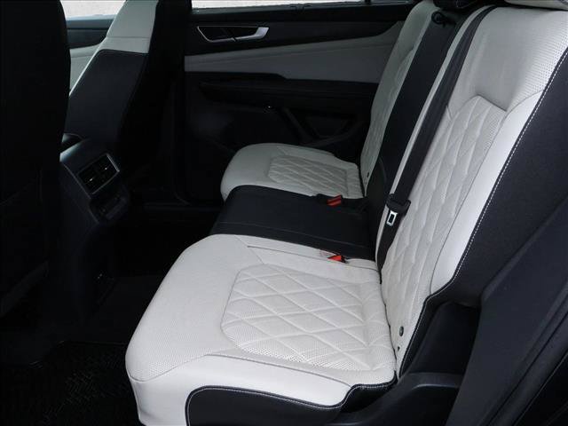 Used 2024 Volkswagen Atlas Cross Sport SEL Premium R-Line AWD/4WD image 24