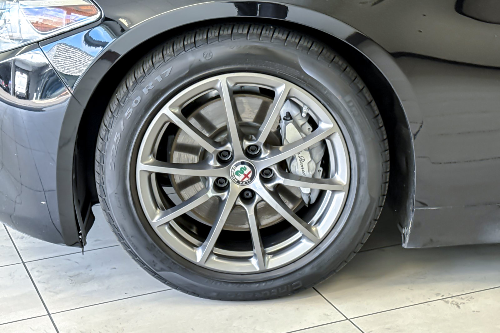 Used 2020 Alfa Romeo Giulia RWD image 25