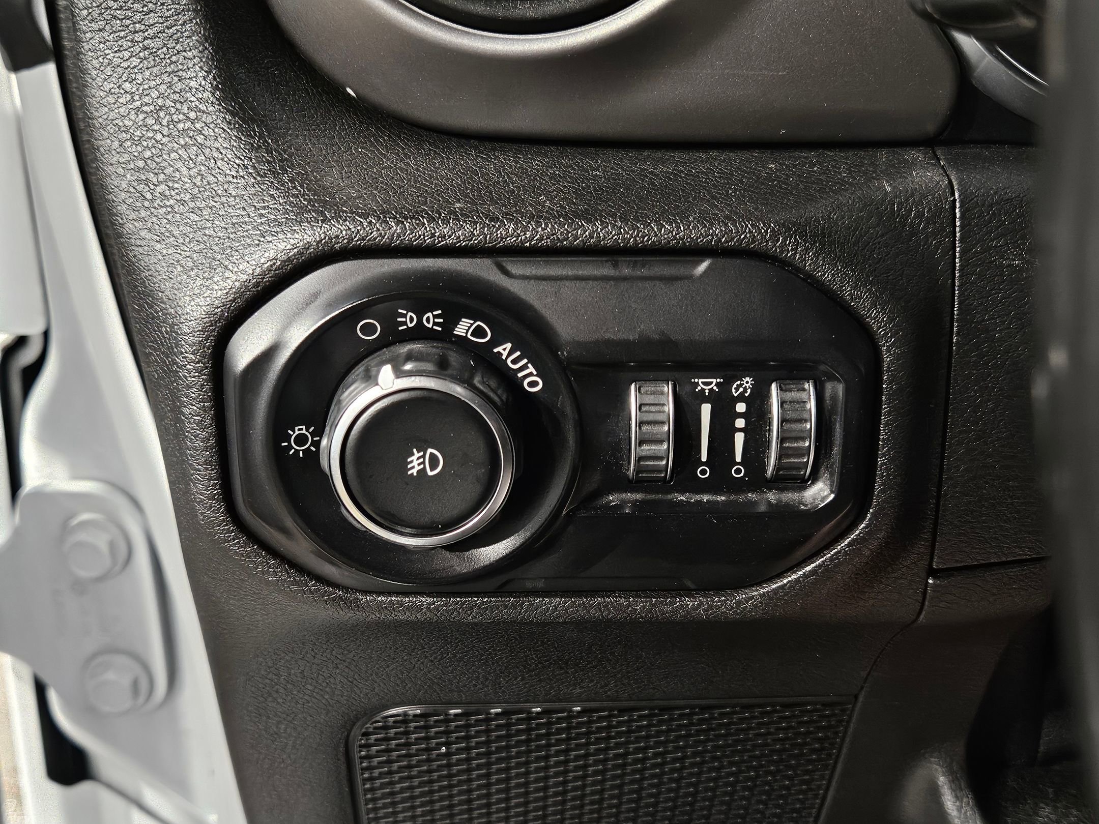 Used 2020 Jeep Wrangler Unlimited Sport S AWD/4WD image 25