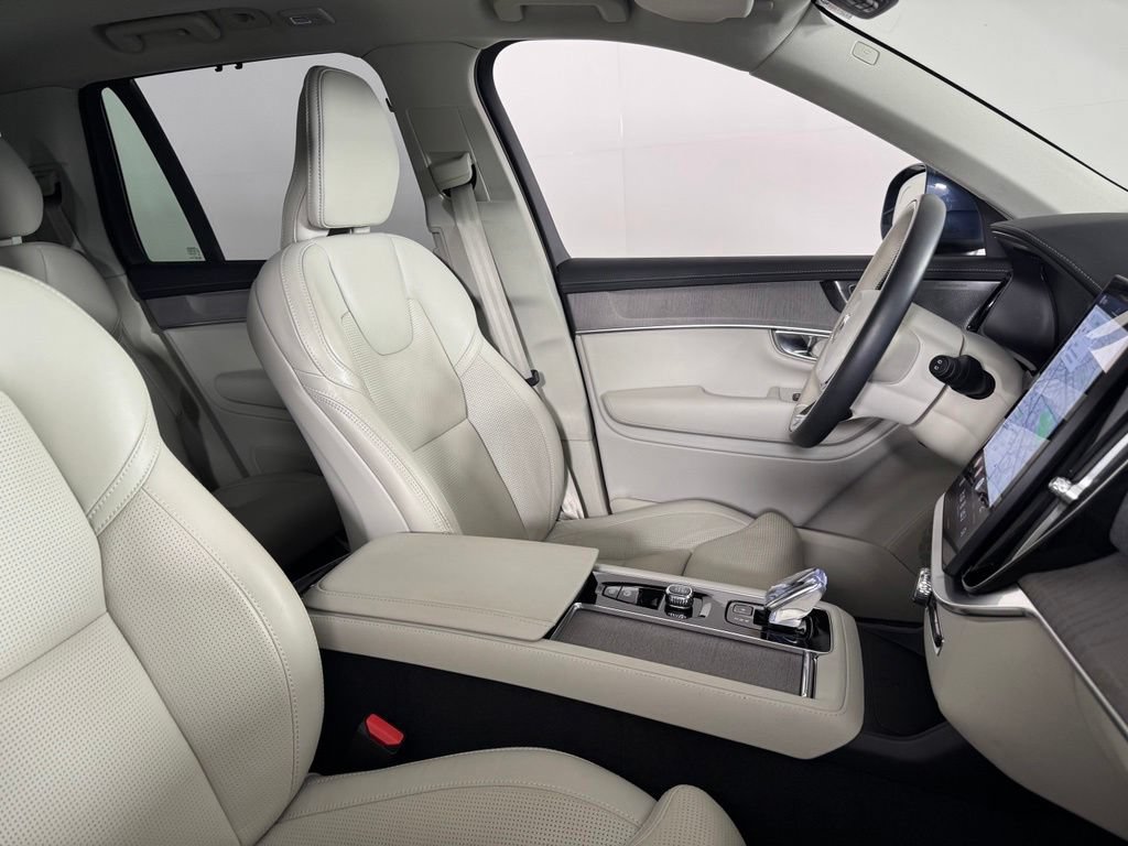 Certified 2026 Volvo XC90 B6 Ultra AWD/4WD image 2