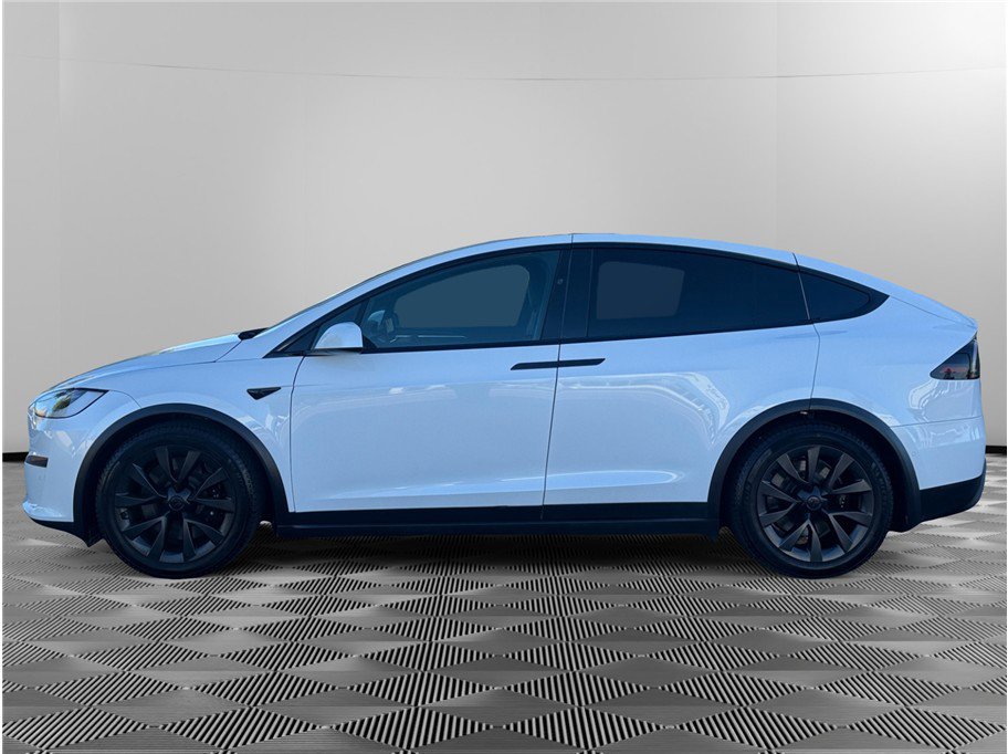 Used 2022 Tesla Model X Plaid image 2