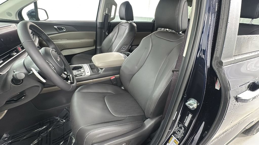 New 2026 Kia Carnival EX FWD image 10