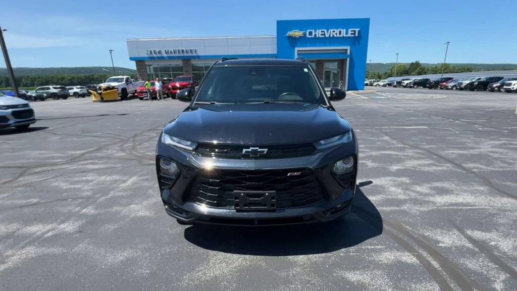 Used 2023 Chevrolet TrailBlazer RS w/ Sun and Liftgate Package AWD/4WD image 3