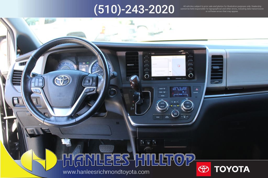 Used 2018 Toyota Sienna Limited w/ Carpet Mat Package image 23
