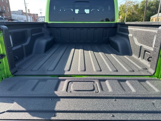 New 2025 Jeep Gladiator Mojave w/ Convenience Group AWD/4WD image 13