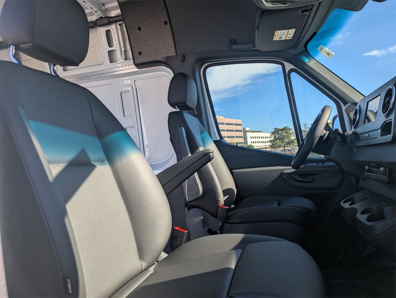 Used 2024 Mercedes-Benz Sprinter 3500 image 7