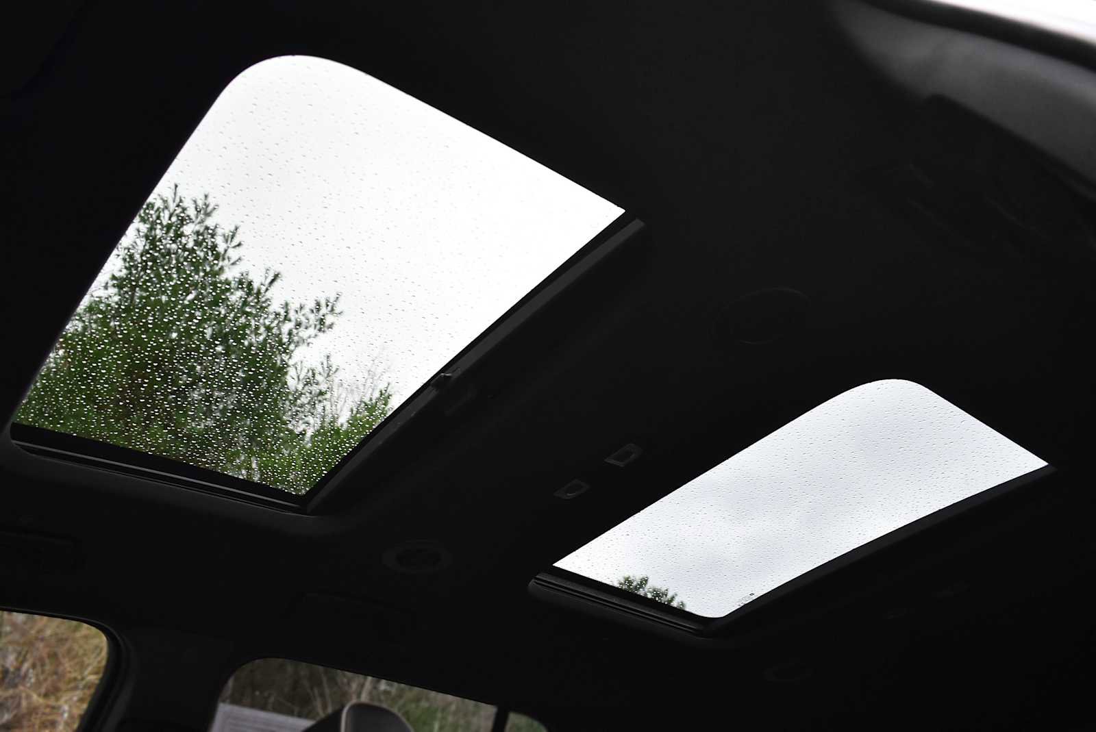 Used 2023 Chevrolet Traverse Premier w/ Redline Edition image 11