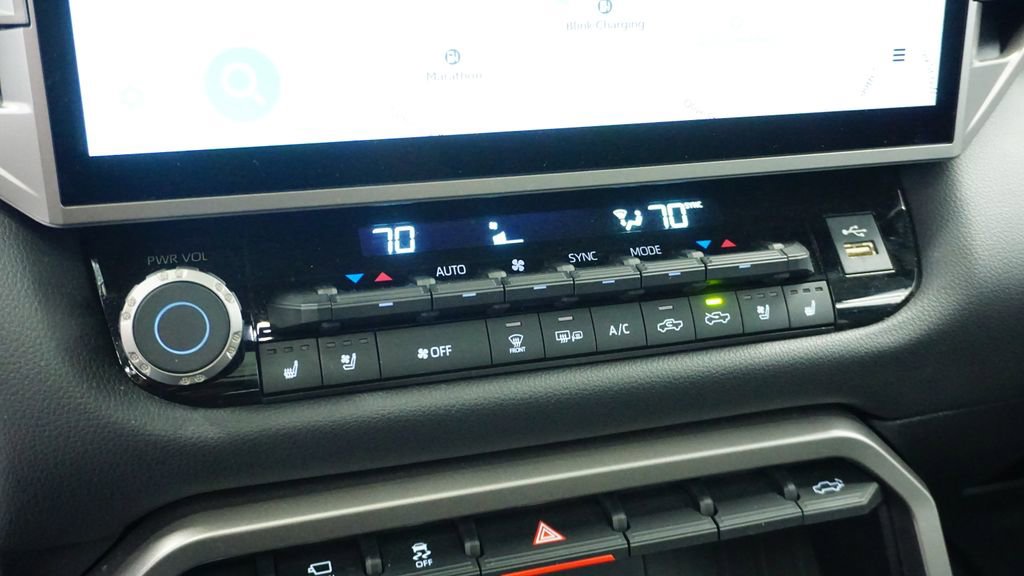 Used 2025 Toyota Tundra Limited image 30